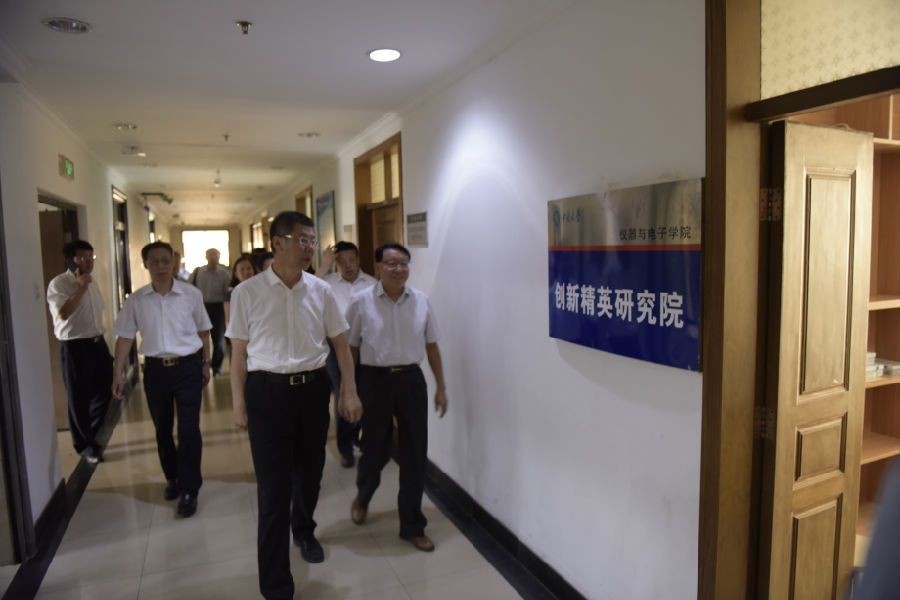参观3.png